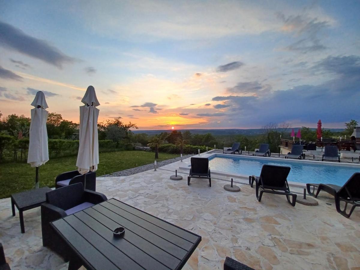 Bed And Breakfast Rogocana Labin  Exterior photo