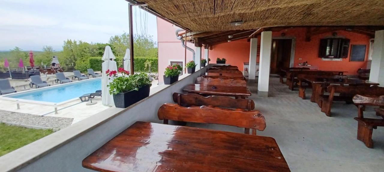 Bed And Breakfast Rogocana Labin  Exterior photo